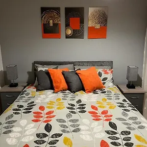 Apartment Berwickshire House, Marston Green